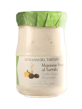 Entdecken Sie unsere einzigartige vegane Trüffel-Mayonnaise, die ohne Ei hergestellt wird und perfekt für eine gesunde Ernährung geeignet ist. Veredeln Sie Ihre Gerichte mit dem feinen Geschmack von schwarzen Trüffeln, einschließlich Moscato-Trüffel und schwarzen Trüffeln. Ideal für Torten, Fingerfood, Salate sowie als raffinierte Ergänzung zu Fleisch- und Fischgerichten.