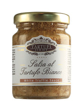 Genießen Sie die Natürlichkeit und den kostbaren Geschmack der Weißen Trüffel in unserer einzigartigen Trüffelsauce. Sorgfältig ausgewählte Pilze wie Kultivierte Pilze und Steinpilze werden mit hochwertigem Sonnenblumenkernöl und extra nativem Olivenöl kombiniert, um ein Geschmackserlebnis der Extraklasse zu bieten. Verfeinert mit Bianchetto- und weißem Trüffel für ein unverwechselbares Aroma.